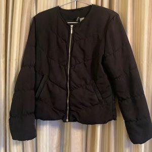Lightweight staple H&M Divided Black Puffer with silver metal zipper S/M